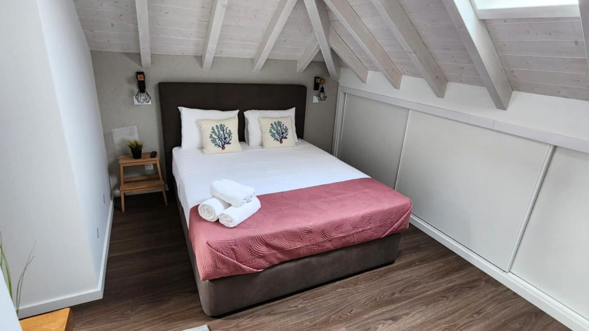 Surfsoul Guesthouse - Bed And Breakfast Peniche Exterior foto