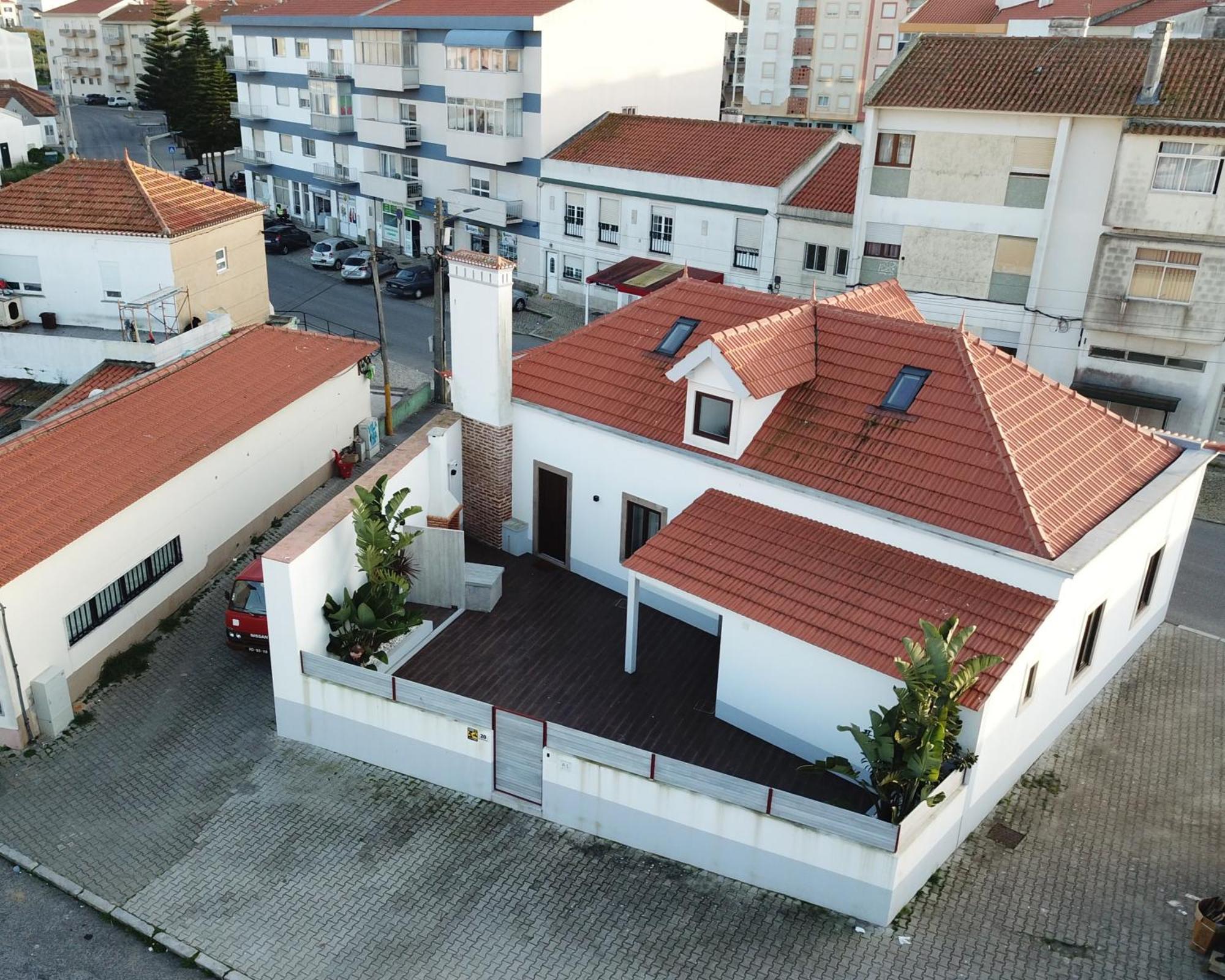Surfsoul Guesthouse - Bed And Breakfast Peniche Exterior foto