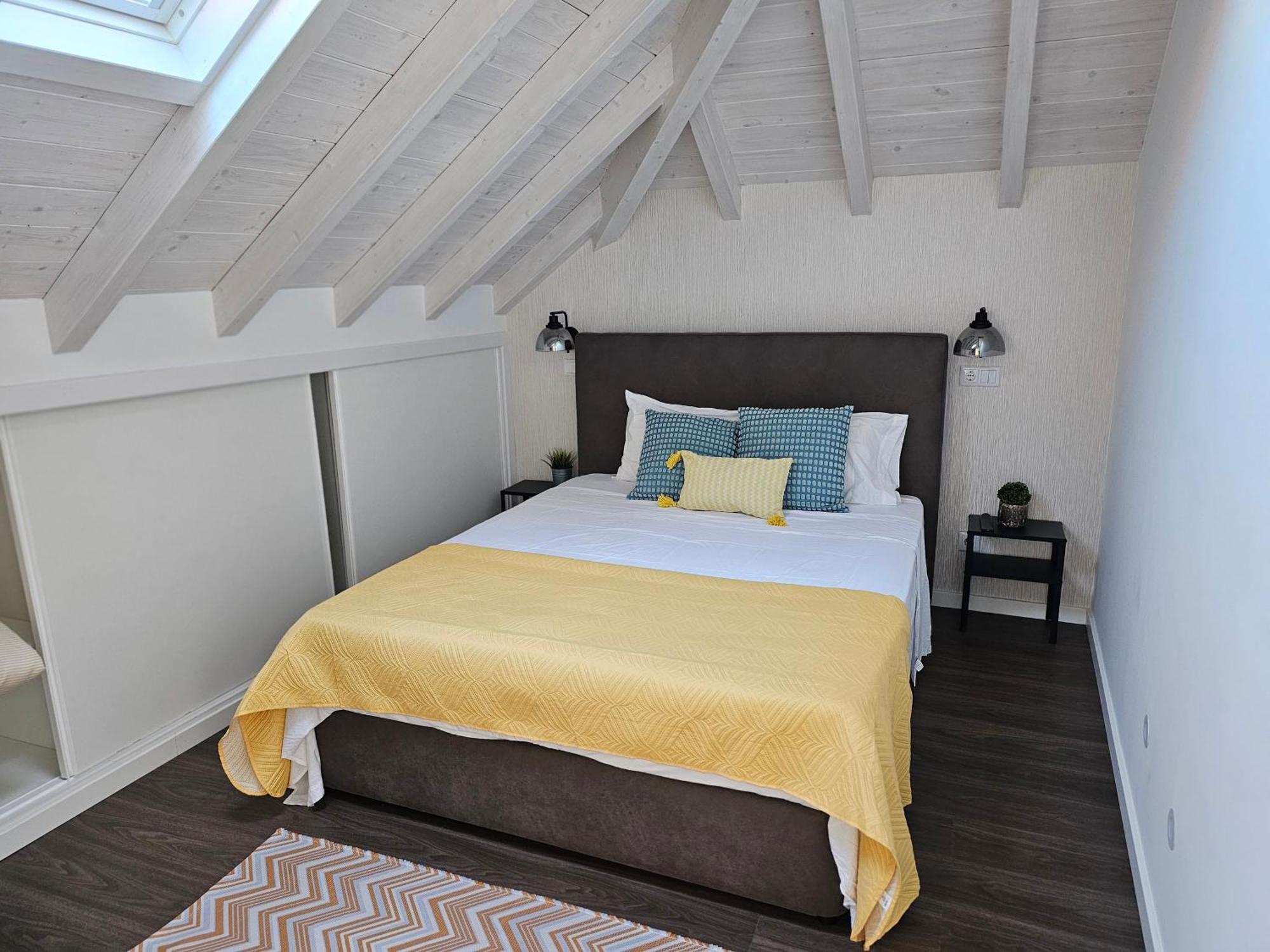 Surfsoul Guesthouse - Bed And Breakfast Peniche Exterior foto